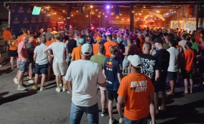 Eventstimmung bei Formel 1 und MotoGP am Camping Orange