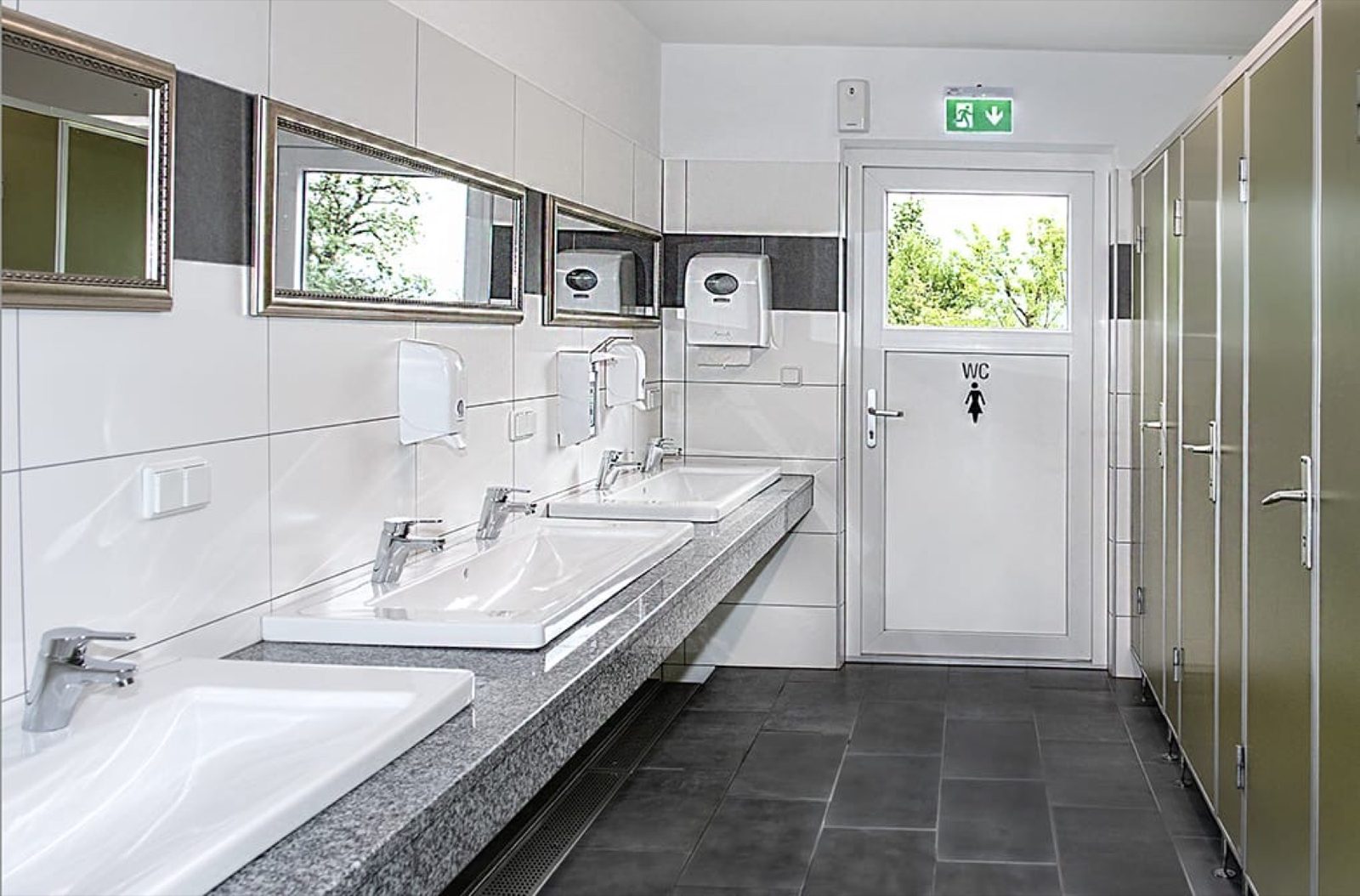 Sanitärbereich am Schindelbacherhof